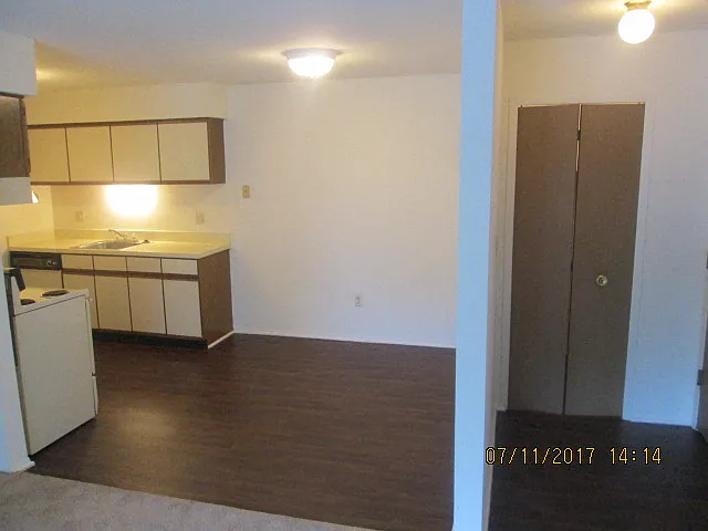 Eastwood Village Apartments — Photo 42