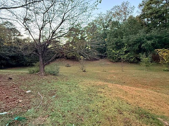 5th image of 711 B Johnson Rd SE
