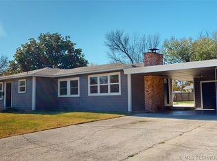 409 S 3rd St, Davis, OK 73030
