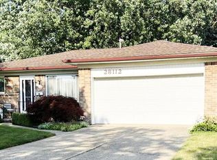 28112 Cunningham Dr, Warren, MI 48092