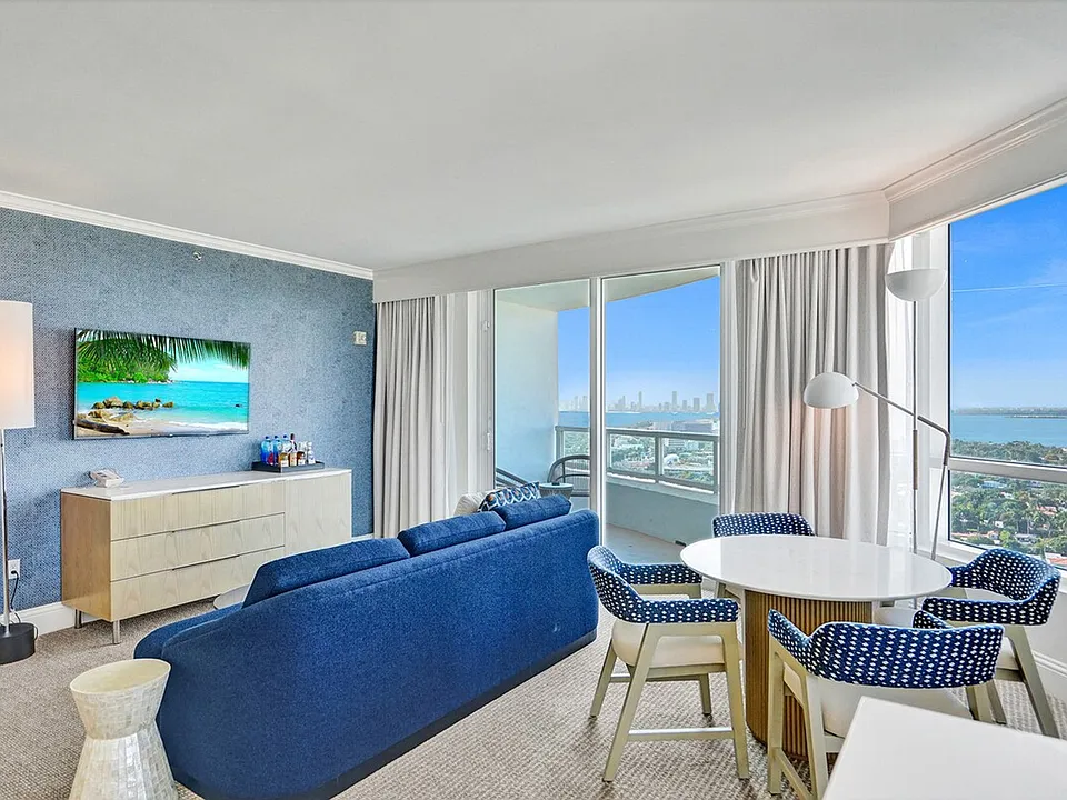 4401 Collins Ave #ID1540502P