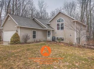 9586 Parmeter Ave NE, Rockford, MI 49341