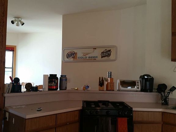 2nd image of 818 W Dakin Street # Fl 3rd