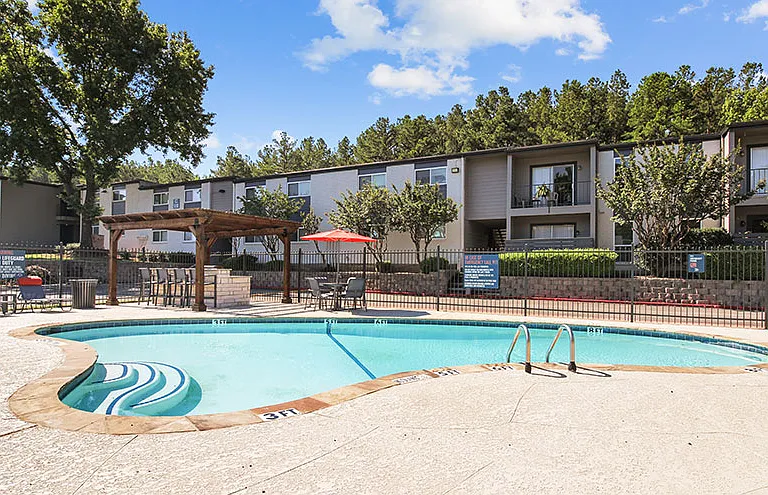 Granada Apartment Homes — Photo 19