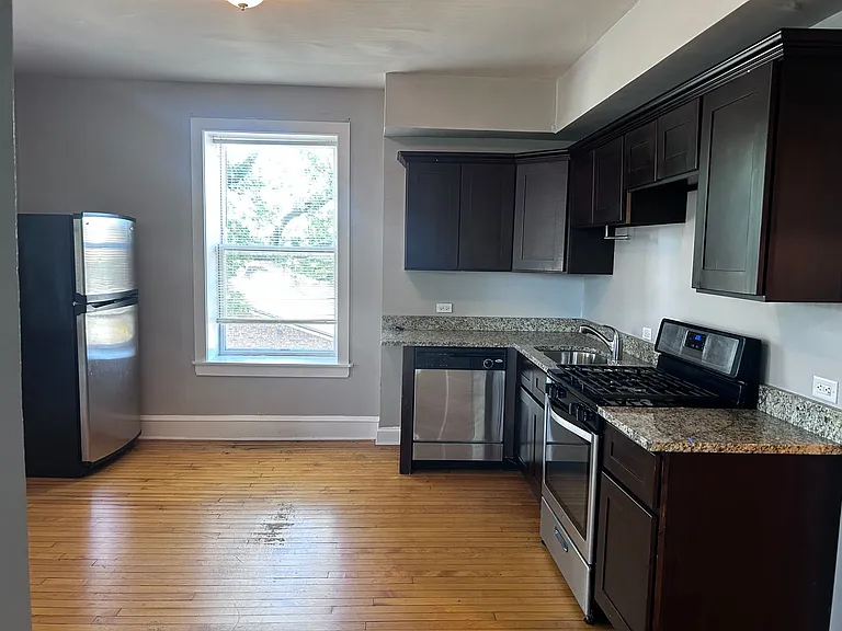 1900 S Highland Ave #2R — Photo 2