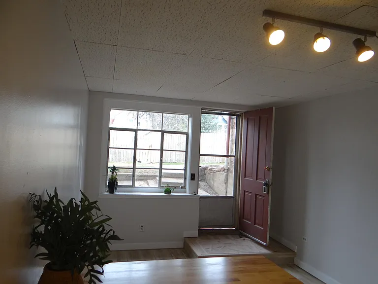 954 10th St — Photo 10