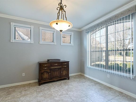 5th image of 9601 Grandview Dr
