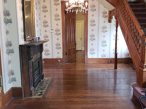 4th image of 1200 W Morton St