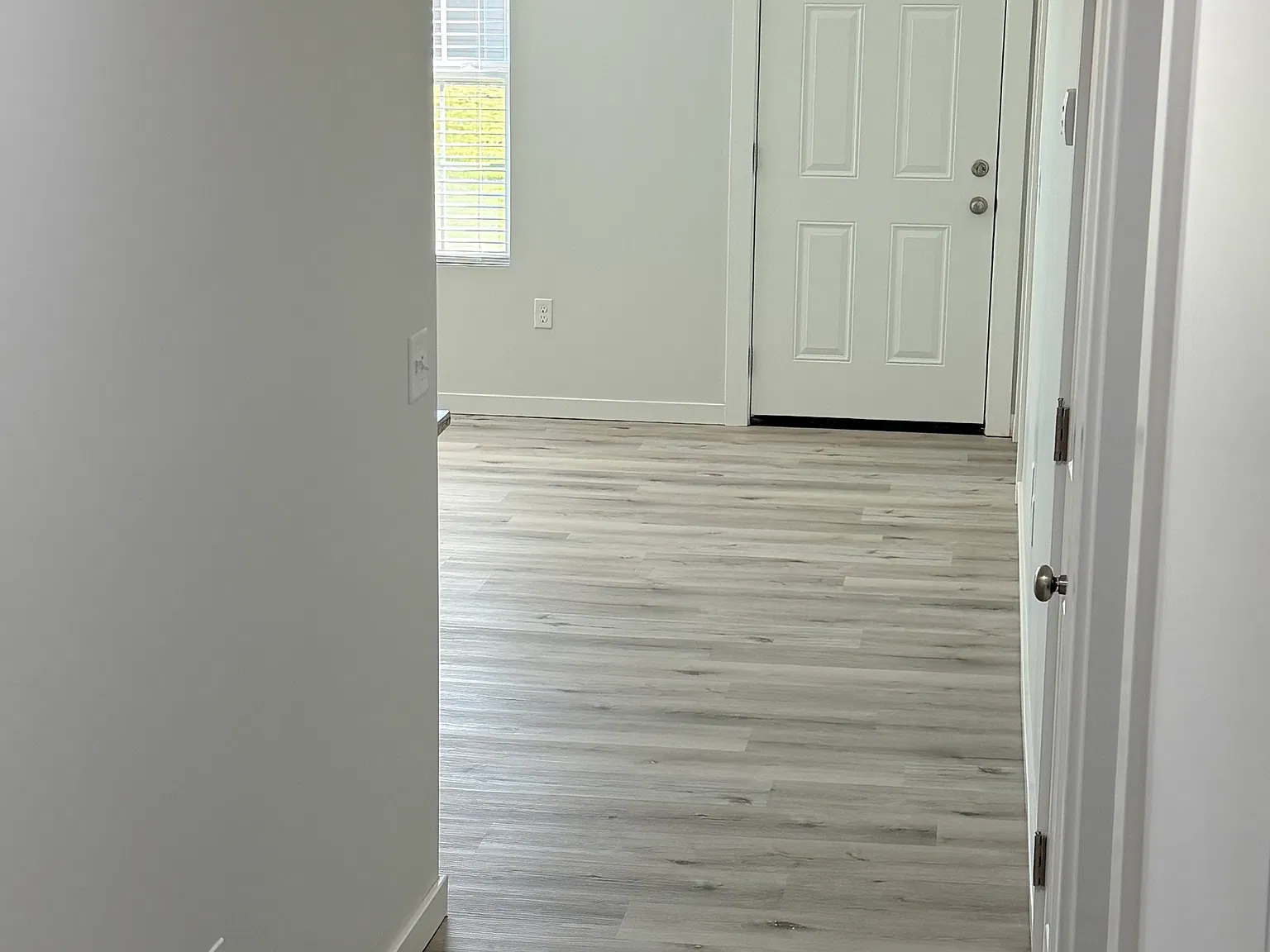 2 bed, 1100 sqft, $1,585 — Photo 3