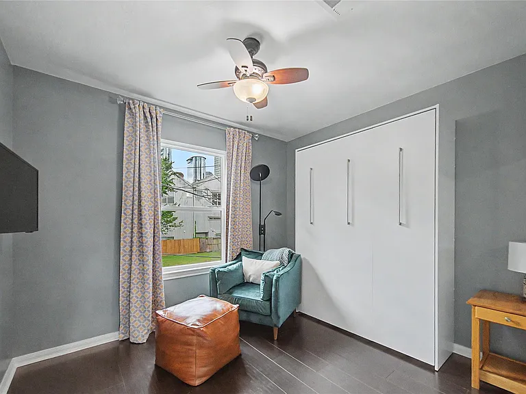 1104 Buckner St — Photo 29