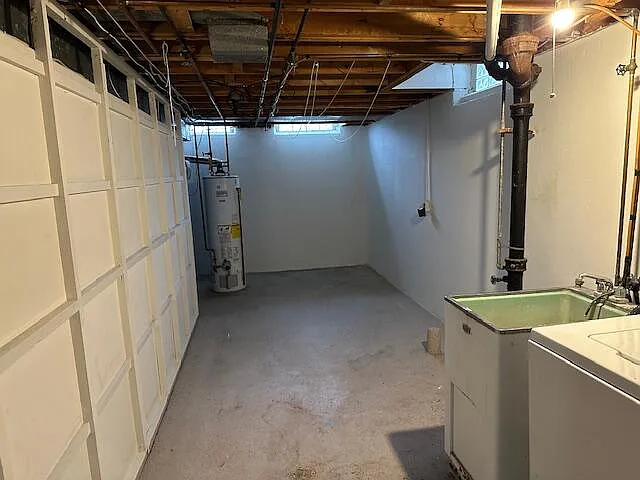 18547 Hillcrest St — Photo 10