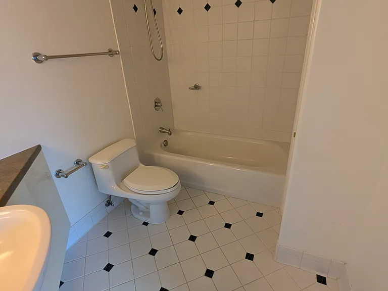 801 S King St #2907 — Photo 40
