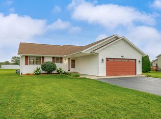 53325 Ridgeview Cir, Paw Paw, MI 49079