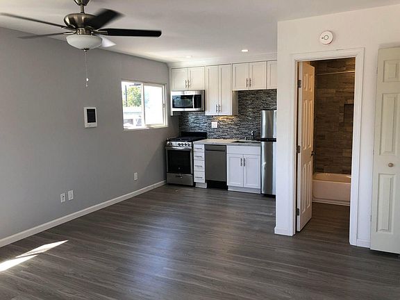 3rd image of 3755 Ingraham St APT 105