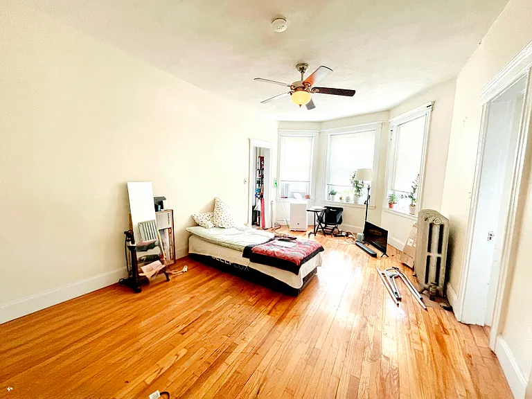 1330 Commonwealth Ave #5 — Photo 2