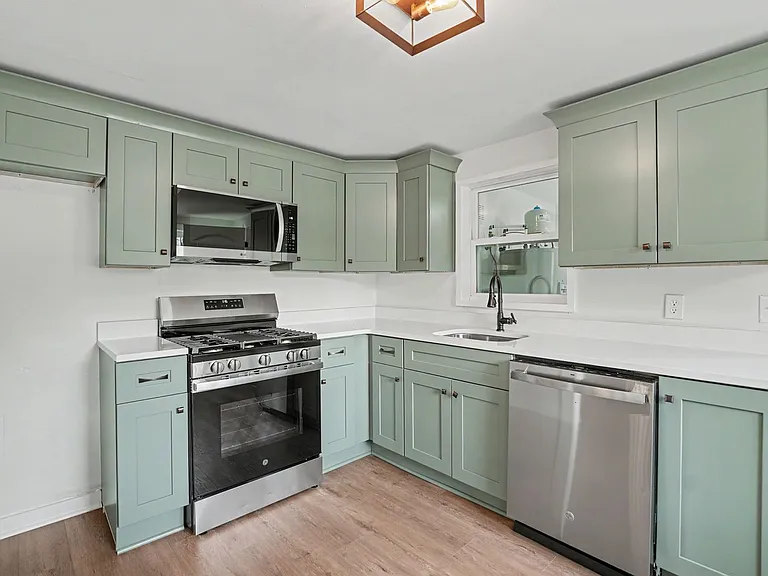 602 Staley Ave — Photo 11