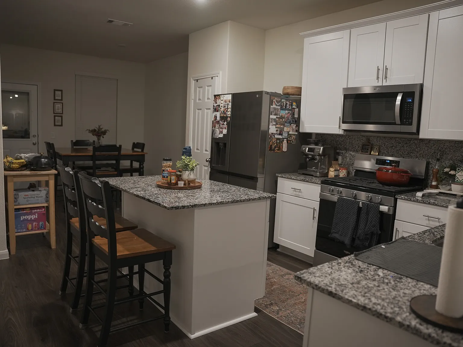 3 bed, 1504 sqft, $2,200 — Photo 2