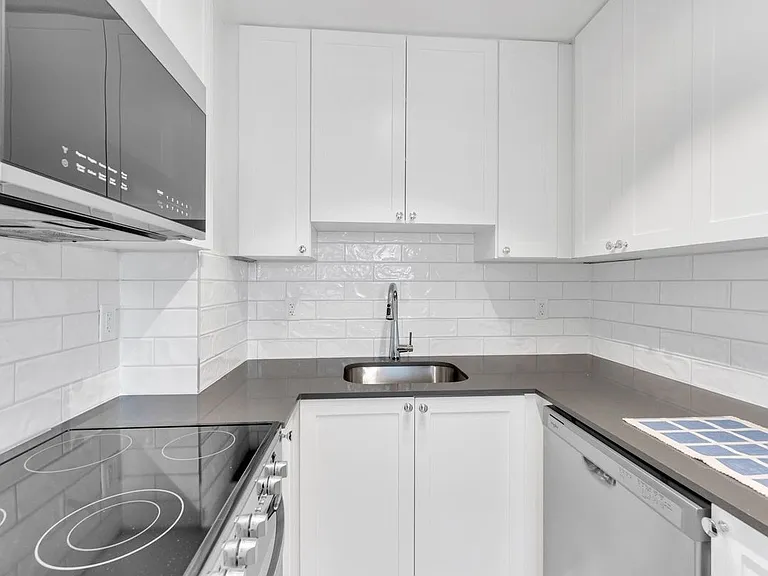 1765 Pendrell St #301 — Photo 10