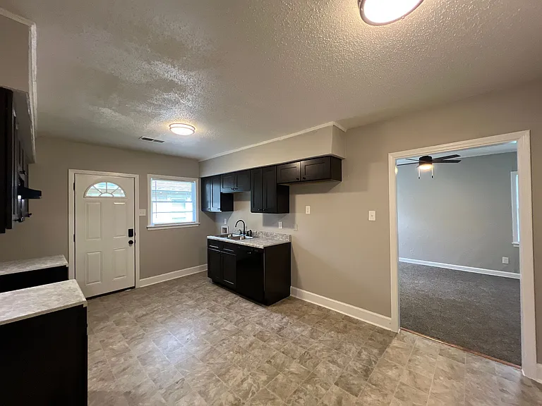 3101 Douglass Ave — Photo 4