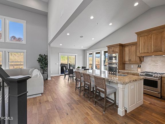 4th image of 232 N Abajo Peak Way Unit Tv-1