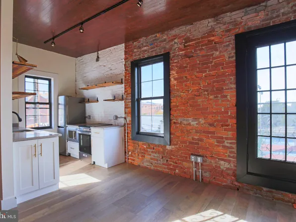 1900 Waterloo St Floor 3, Philadelphia, PA 19122