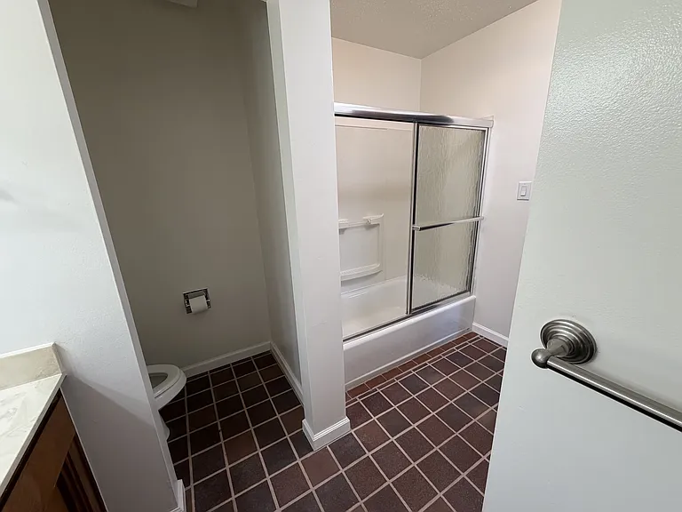 1044 Paradise Dr — Photo 9