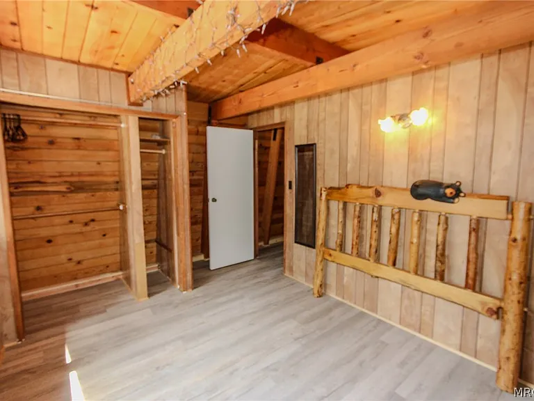 409 W Sherwood Blvd — Photo 25