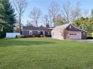 466 Davis Rd, Fairfield, CT 06825