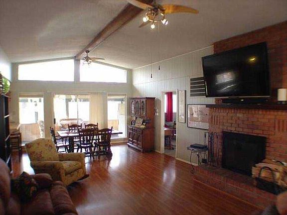 3rd image of 3 Sutton Ln