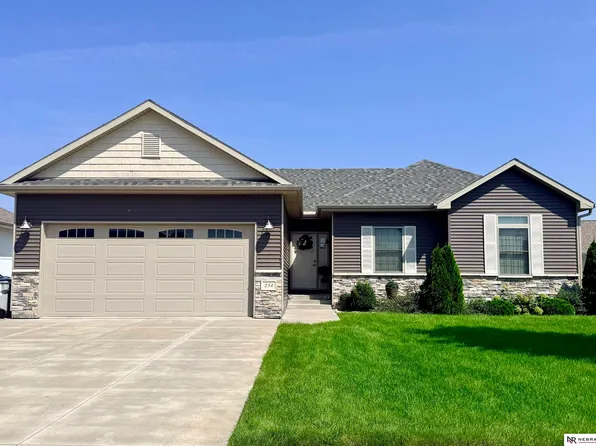 254 Briarwood Ln, Seward, NE 68434
