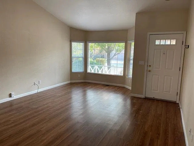 3 bed, 1608 sqft, $2,800 — Photo 2