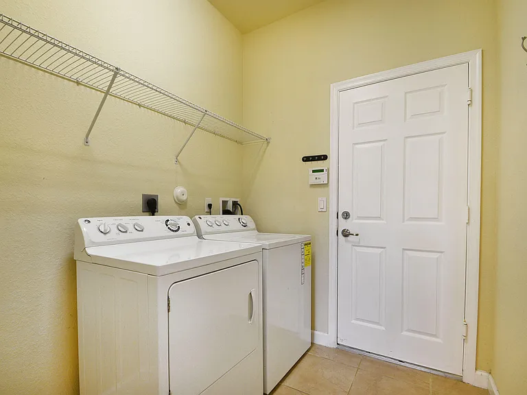 10385 Wellington Parc Dr — Photo 10