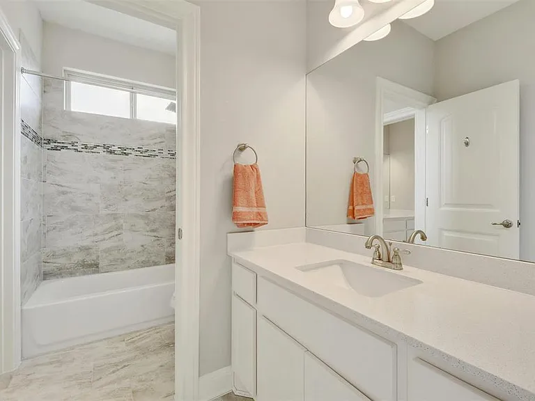 6005 Osceola Trl — Photo 9