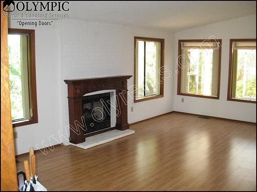 4th image of 2239 Crestline Blvd NW