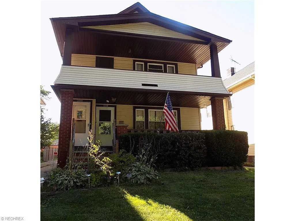 3256 W 130th St photo 1