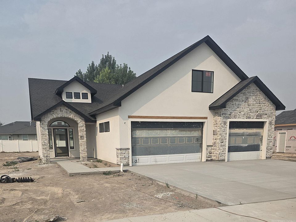 2nd image of 931 E Ave E