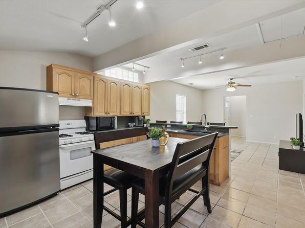 102 N Pacific St, Hutchins, TX 75141