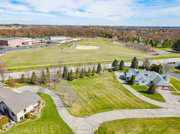 104 & 106 Waverly Drive, Cambridge, WI 53523