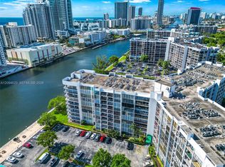 800 Parkview Dr APT 1006, Hallandale Beach, FL 33009