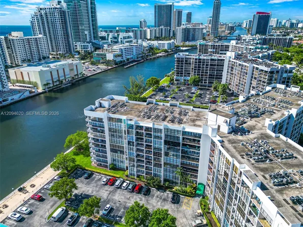 800 Parkview Dr, Hallandale Beach, FL