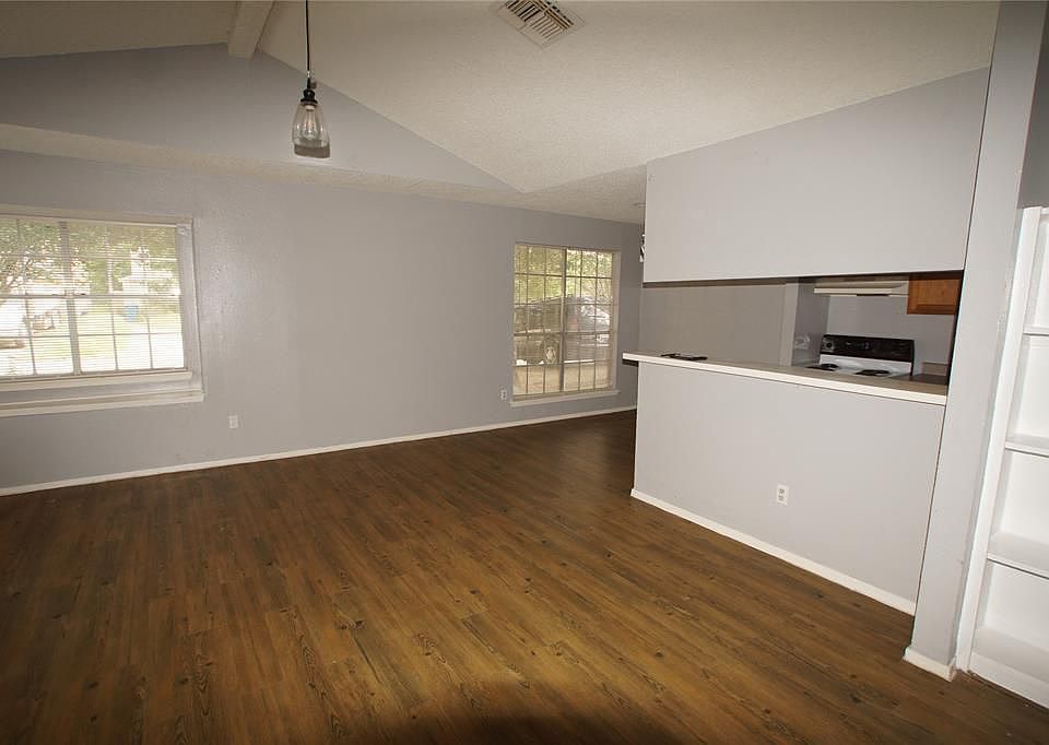 1st image of 5527 Farley Dr #A