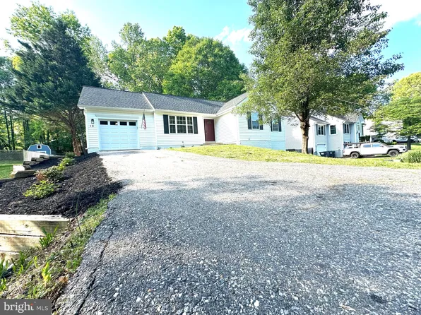 10 Myrtle Rd, Fredericksburg, VA 22405