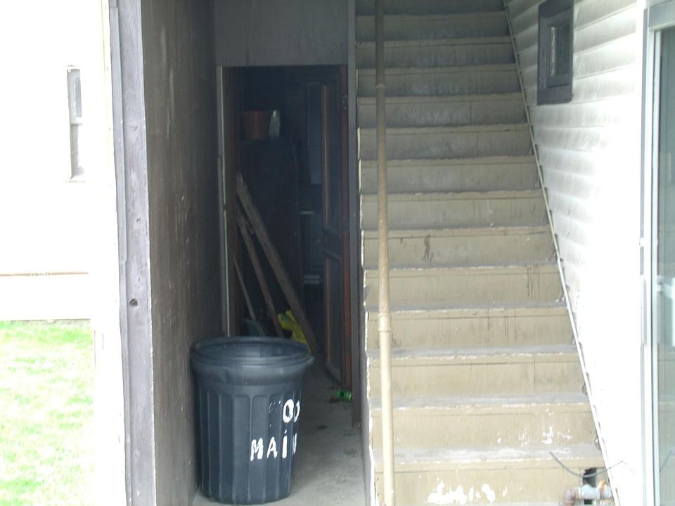 2nd image of 102 N 9th St #B