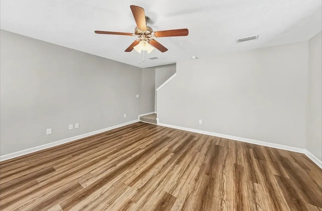 3 bed, 2.5 bath, 1502 sqft, $2,275 — Photo 3