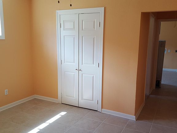 4th image of 5705 N Robertson St