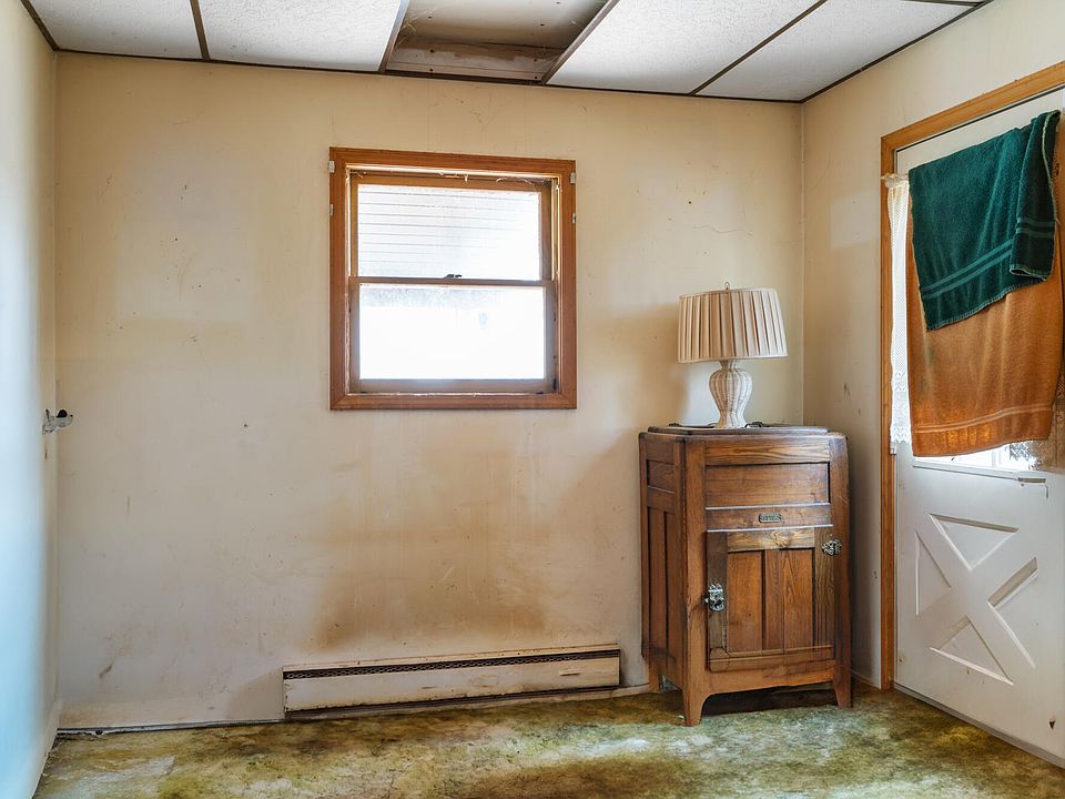 9700 Silver Strand Rd, Levering, MI 49755 Zillow