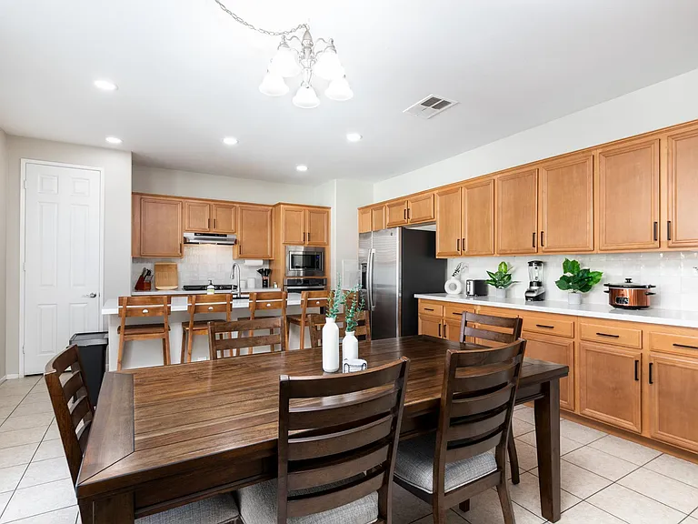 552 Blackberry Dr — Photo 3