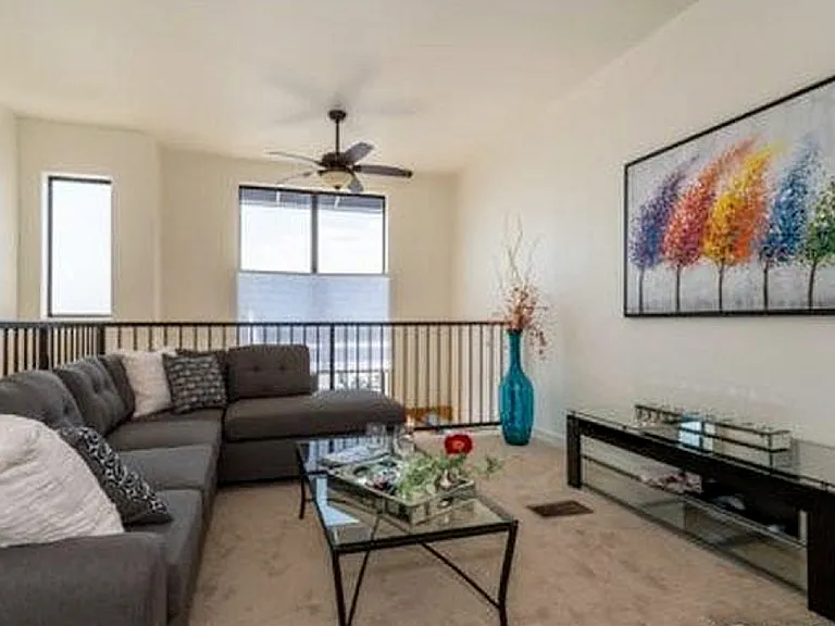 4645 Broadway St #B3 — Photo 3