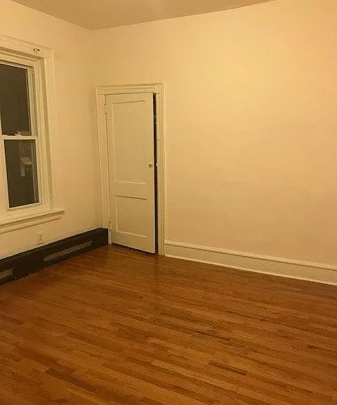 5031 Pine St #1 — Photo 3