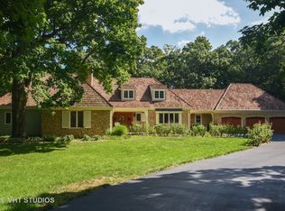 1926 Camphill Cir, Inverness, IL 60067